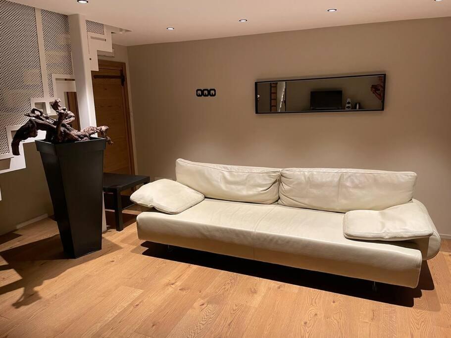 Frames Relax Apartment La Morra Bagian luar foto