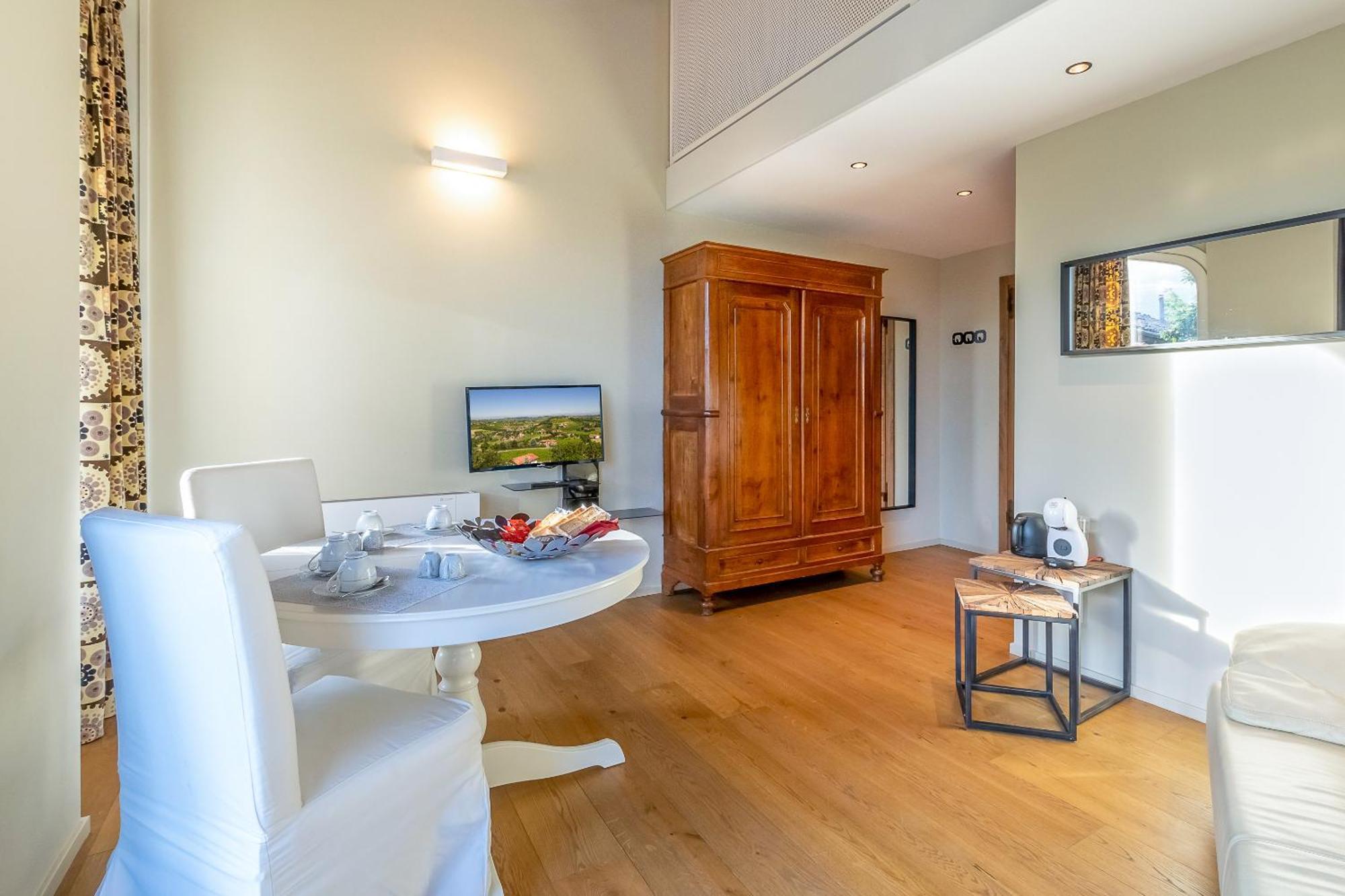 Frames Relax Apartment La Morra Bagian luar foto